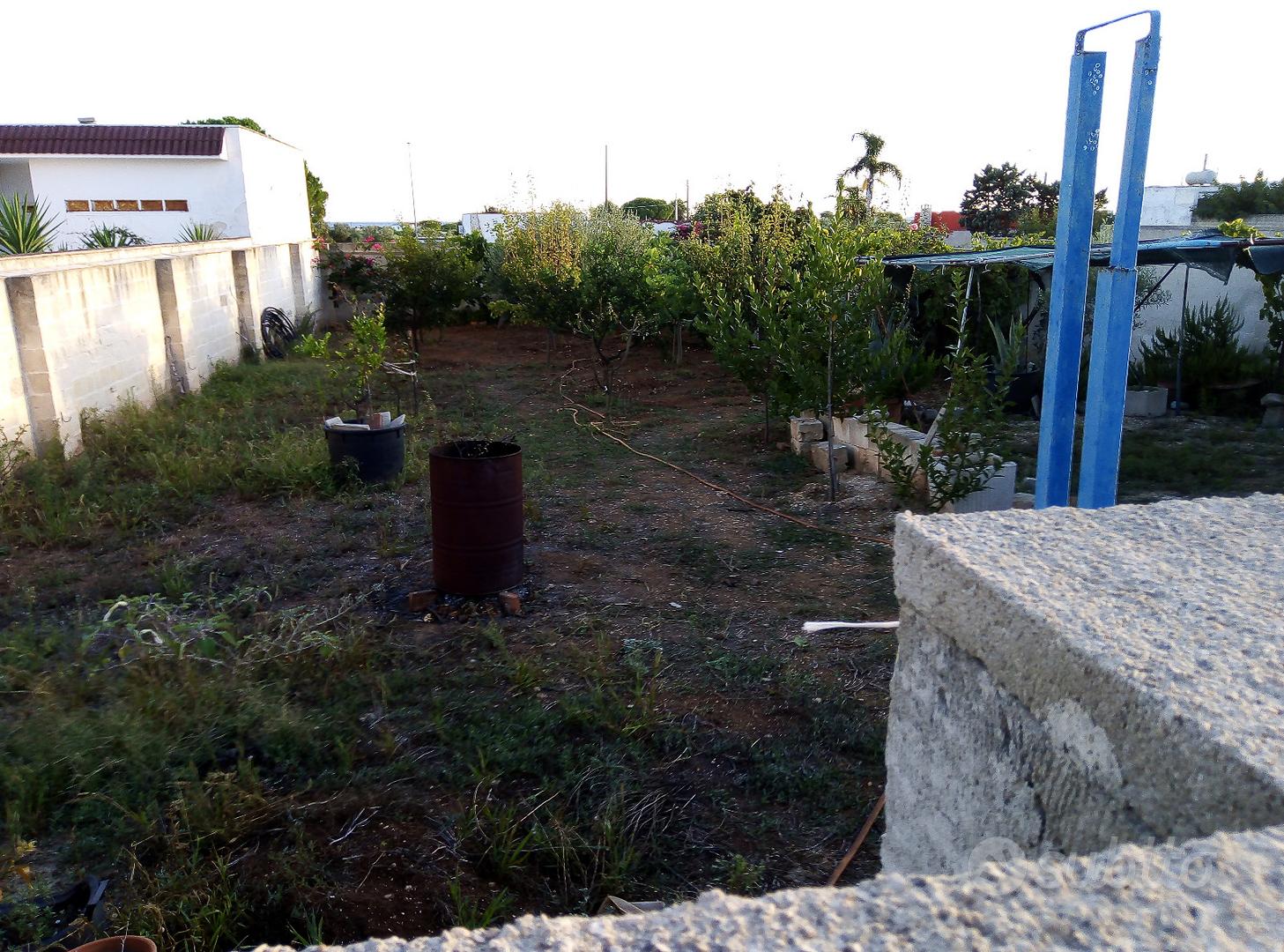 Terreno posizionato tra le abitazioni - Vista 3