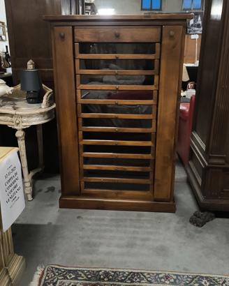 cassettiera in arte povera