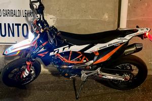 Ktm smc r