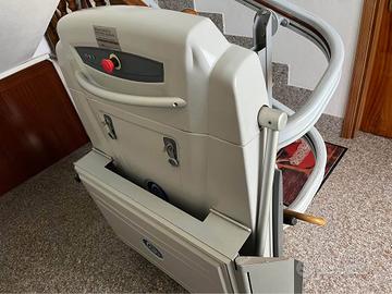 Montacarichi, montascale, pedana mobile per person