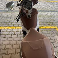 Beverly 350