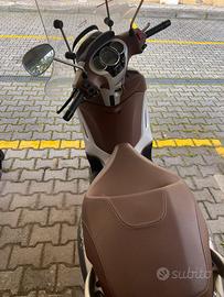 Beverly 350