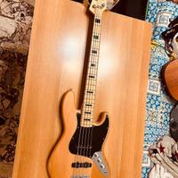 Basso a 5 corde Fender Squier