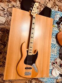 Basso a 5 corde Fender Squier