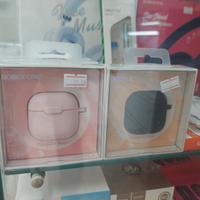 Auricolari e cuffie con filo o bluetooth