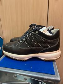 Hogan in pelle blu misura 34