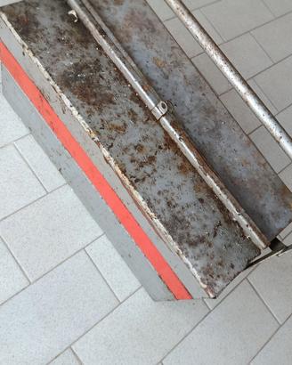 valigia cassetta attrezzi pinze ecc..