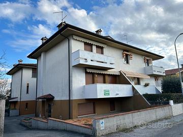 VILLASCHIERA TRICAMERE CON SCOPERTO DI PROPRIETà!