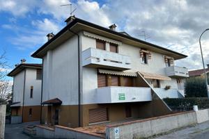 VILLASCHIERA TRICAMERE CON SCOPERTO DI PROPRIETà!