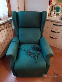 Poltrona con alzata assistita