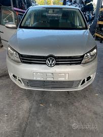 Vendiamo ricambi vw touran 2012 guida a destra