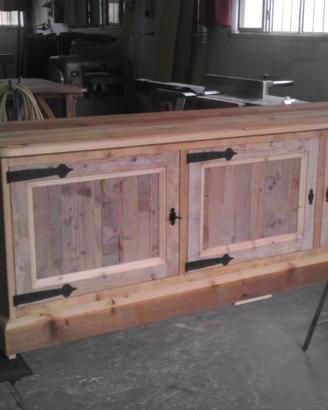 credenza bassa porta tv in legno vecchio con 3 ant