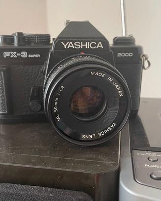Yashica FX-3 super 2000 con 50mm e borsa