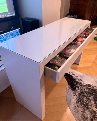 Scrivania/Toeletta Malm Ikea