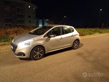 Peugeot 208 1.2 vti 82cv pure tech allure