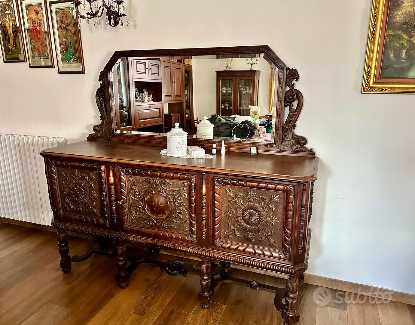 Mobile credenza madia antico in legno intagliato Arredamento e