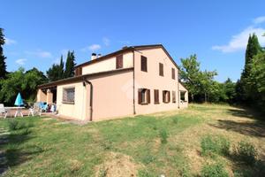 VILLA SINGOLA A RONCOFREDDO