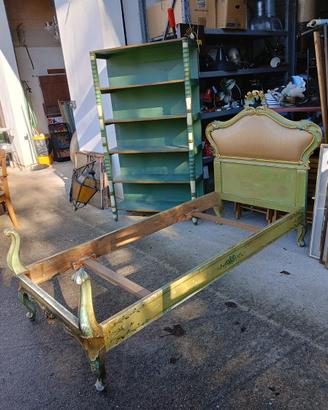 Libreria e letto singolo stile barocco