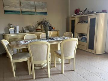 Elegante set sala da pranzo vintage