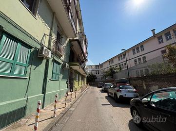 3 LOCALI A NAPOLI