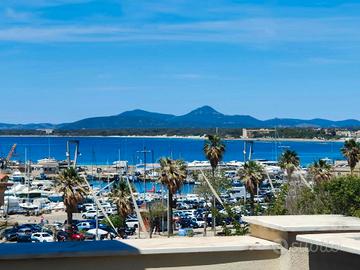 Attico fronte porto vista mare