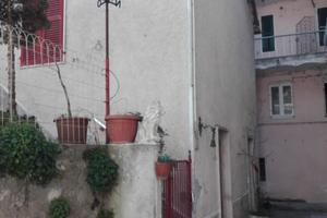 Casa unifamiliare 60mq+giardino 50mq e scantinato