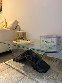 Tavolino in cristallo con mase in marmo nero