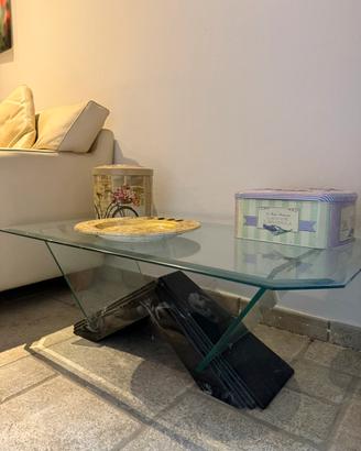 Tavolino in cristallo con base in marmo nero