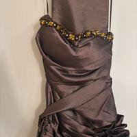Abito da cerimonia con coprispalle e pochette
