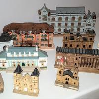 Serie di edifici storici in ceramica