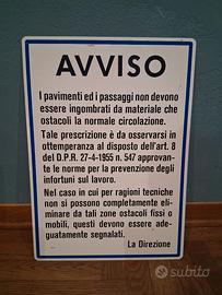 Cartello avviso