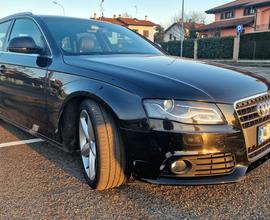 Vedo Audì A4 2.0 tdi station wagon s line
