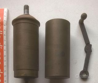 Antica macinatore manuale a manovella in Ottone