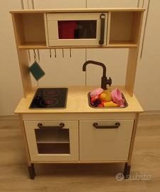 CUCINA IKEA BIMBI IN LEGNO +Tavolino con sedia