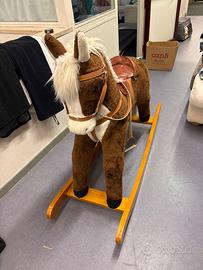 Cavallo a dondolo