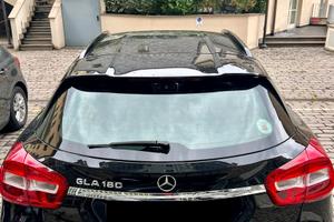 Mercedes-Benz GLA 180d Business Automatica