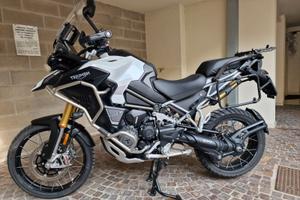 TRIUMPH TIGER 1200 RALLY EXPLORER