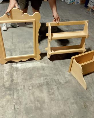 Set arredo in legno naturale – Specchio, mensole e