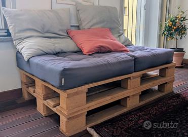 Divano in pallet legno di abete