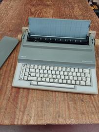 Macchina da scrivere Olivetti 