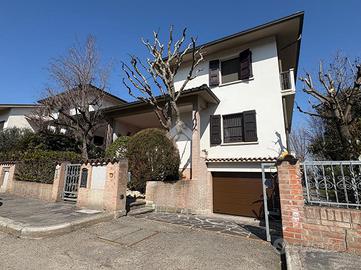 PORZIONE DI BIFAMILIARE A BUDRIO