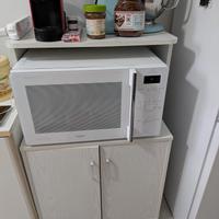 mobile per microonde bianco