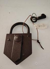 lucchetto antico 895