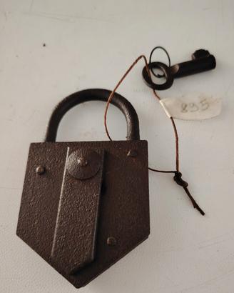 lucchetto antico 895