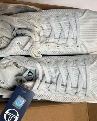 Scarpe Sergio Tacchini tg. 43
Mod. Tipo Stan Smith