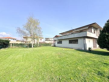 VILLA SINGOLA A CREAZZO