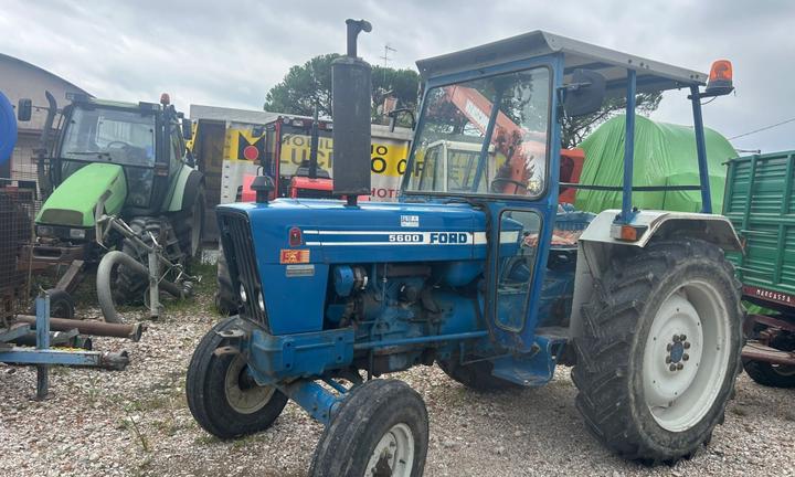TRATTORE FORD 5600
