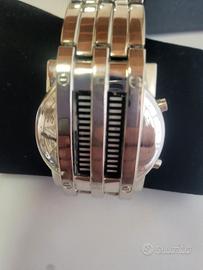 orologio futuristico 