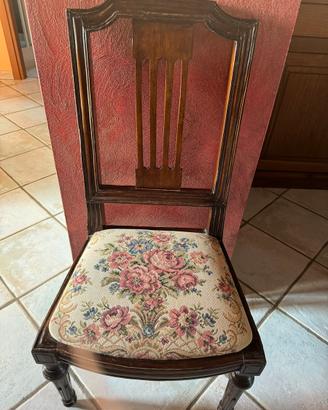 Sedia  in stile classico/vintage primi novecento.
