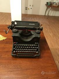 Macchina da scrivere olivetti M40